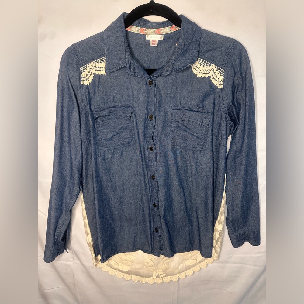 XHILARATION Jean w/ lace button down blouse